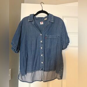 Levi’s Short Sleeve Button Down Women’s Shirt